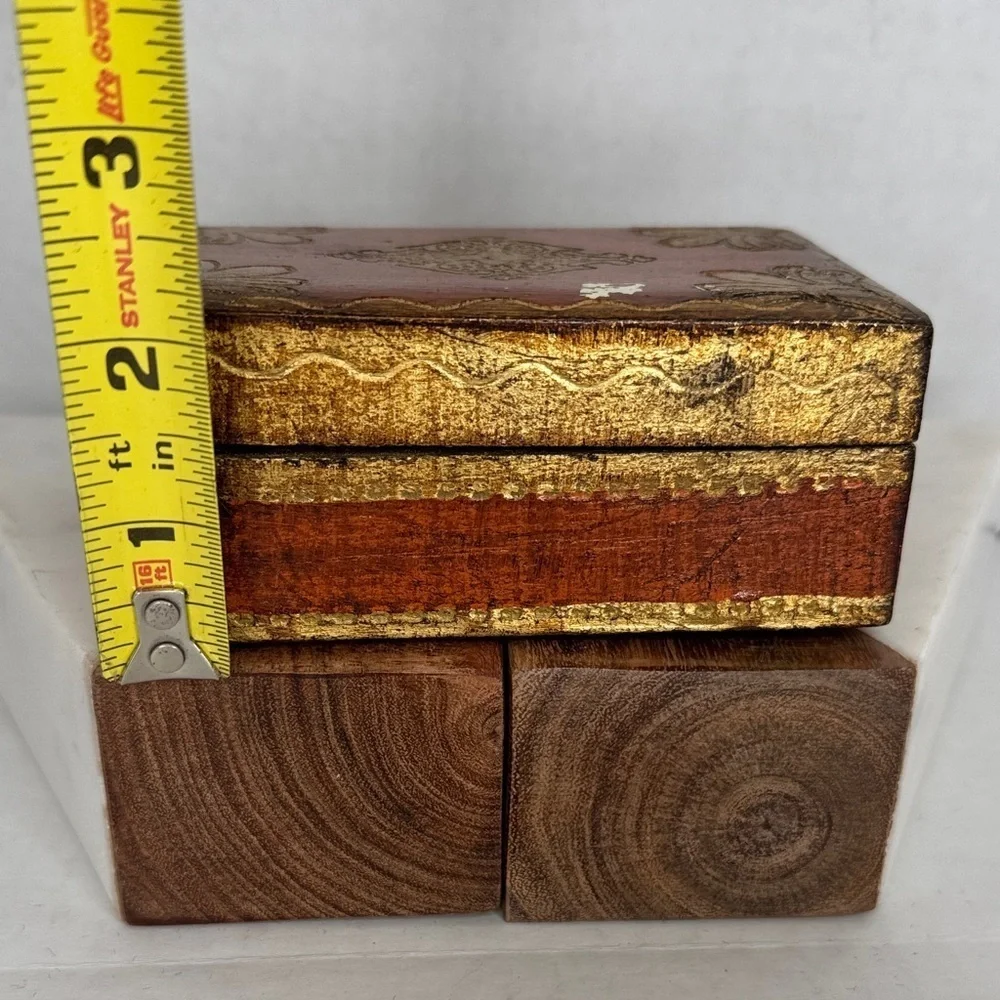 Vintage Florentine Italian Hand Painted Gold Gilt Velvet Lined Wood Trinket Box